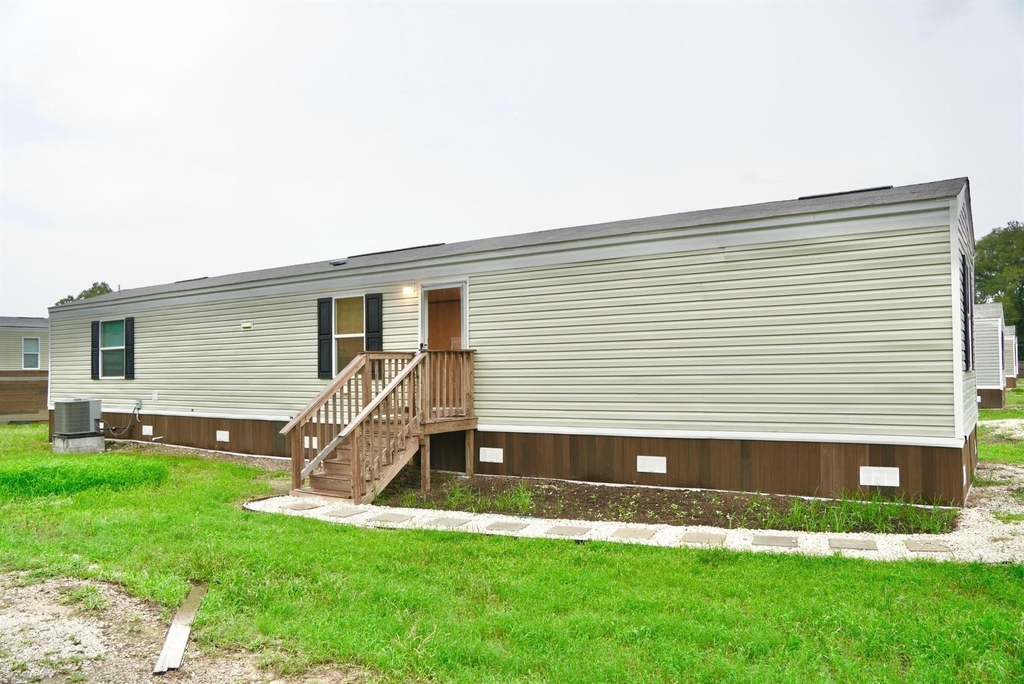 20452 Vick Dr - Photo 0