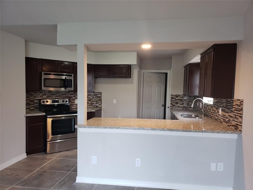 3304 Sandpiper Drive - Photo 1