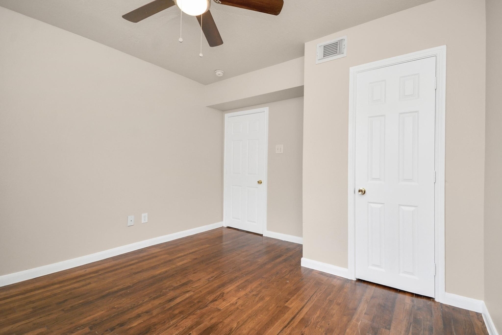 500 W Pitts Avenue - Photo 13