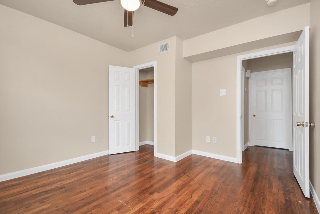 500 W Pitts Avenue - Photo 17