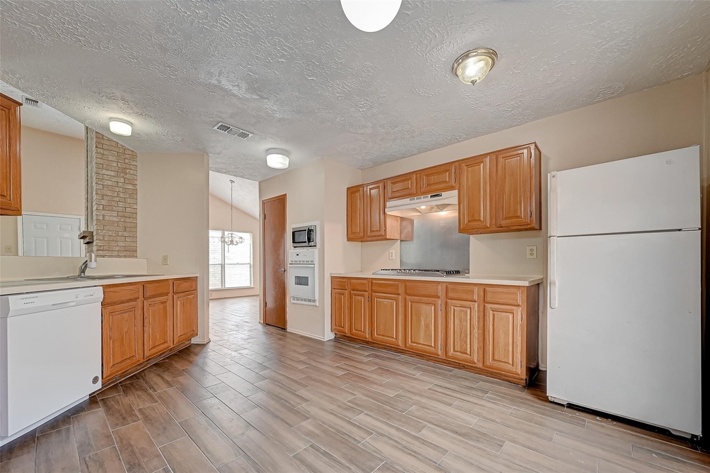 2102 Creekshire Drive - Photo 12