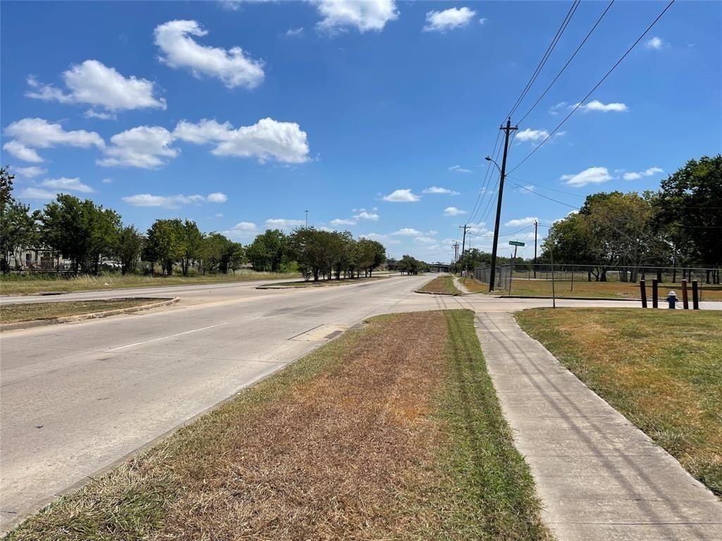 3710 Holmes Road - Photo 2