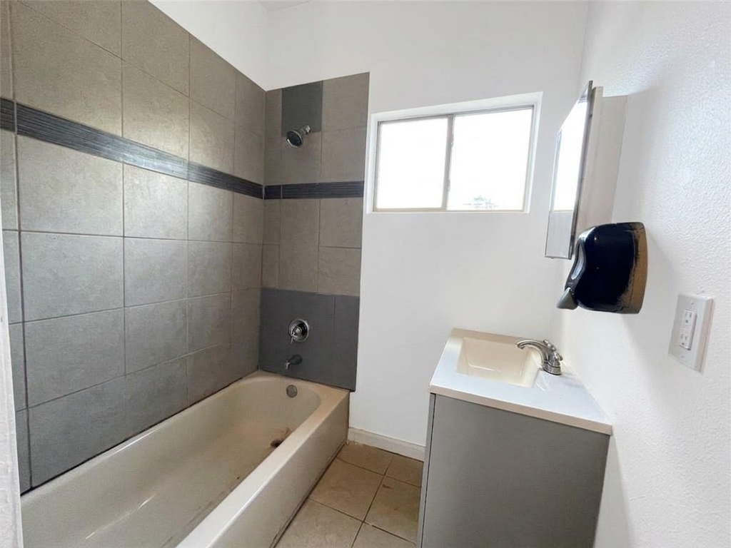 3710 Holmes Road - Photo 11