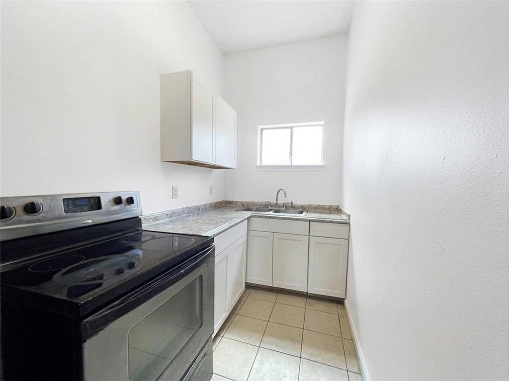 3710 Holmes Road - Photo 8