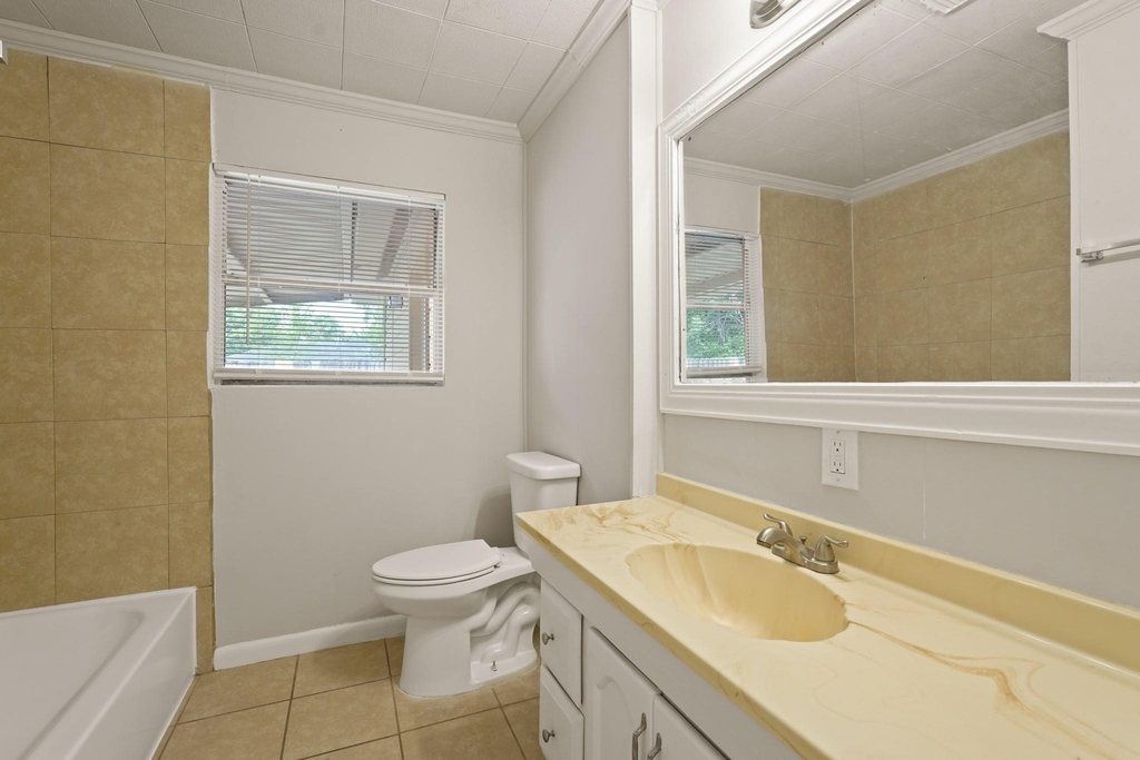 2406 Pomona Drive - Photo 6
