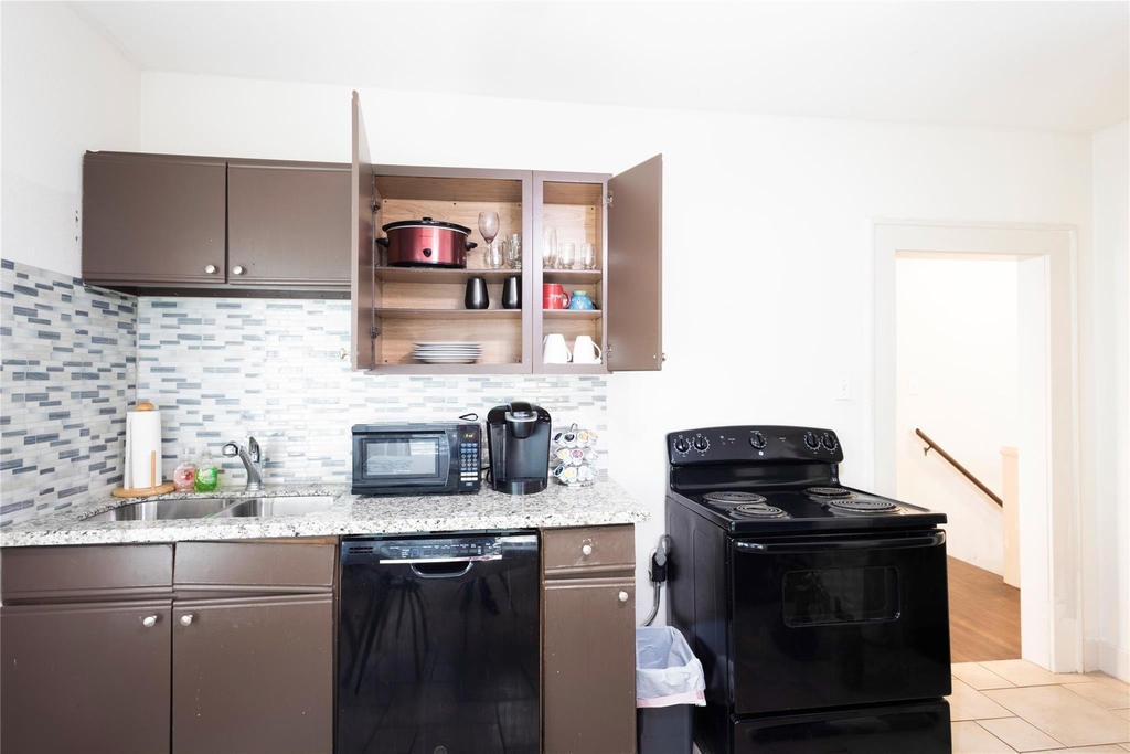 2509 Whitney Street - Photo 7