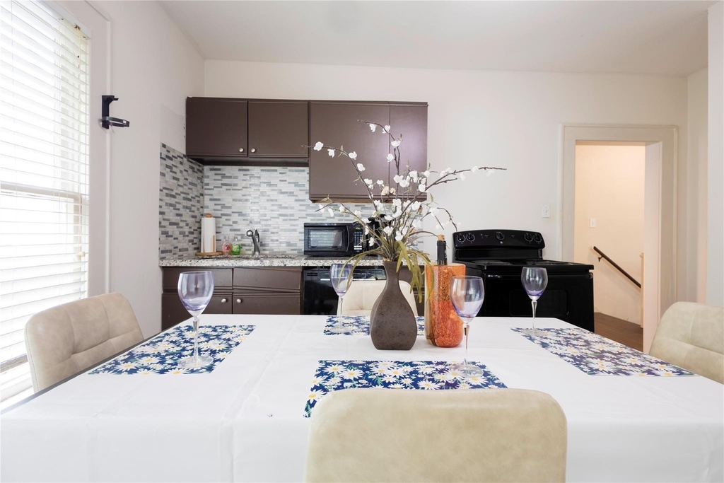 2509 Whitney Street - Photo 4