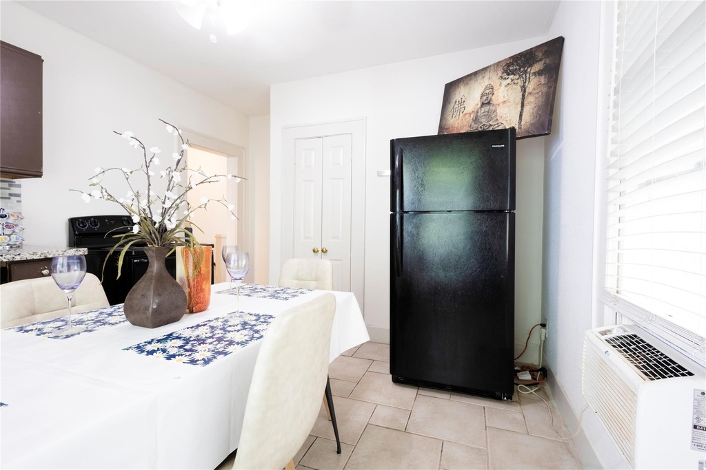 2509 Whitney Street - Photo 5