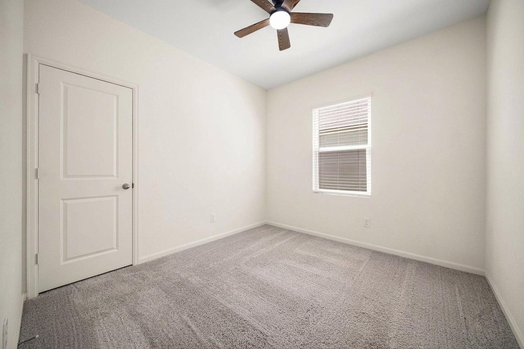 1073 Water Oak Lane - Photo 8