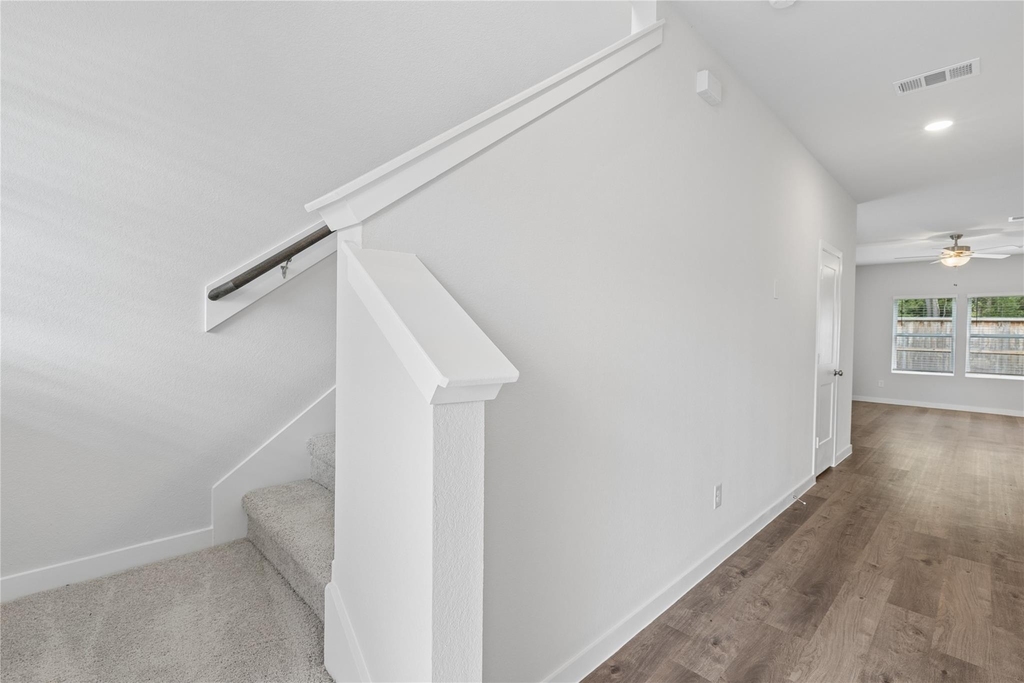 7926 Alset Dr - Photo 3