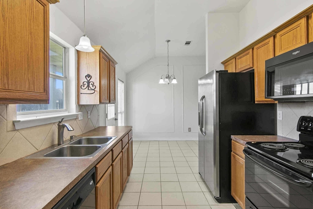 5775 Shadowbend Circle S - Photo 7