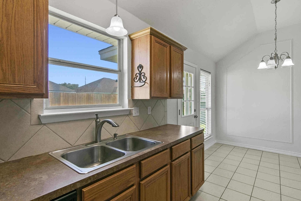 5775 Shadowbend Circle S - Photo 9