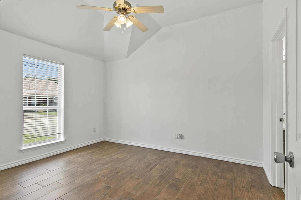 5775 Shadowbend Circle S - Photo 15