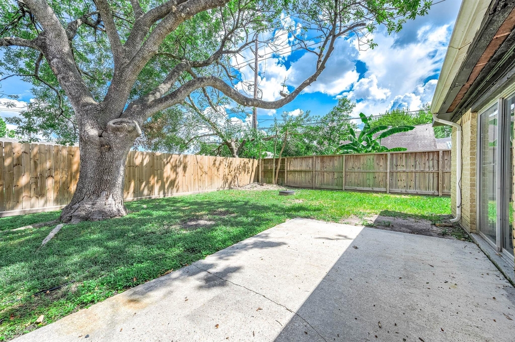 10230 Trade Winds Drive - Photo 22