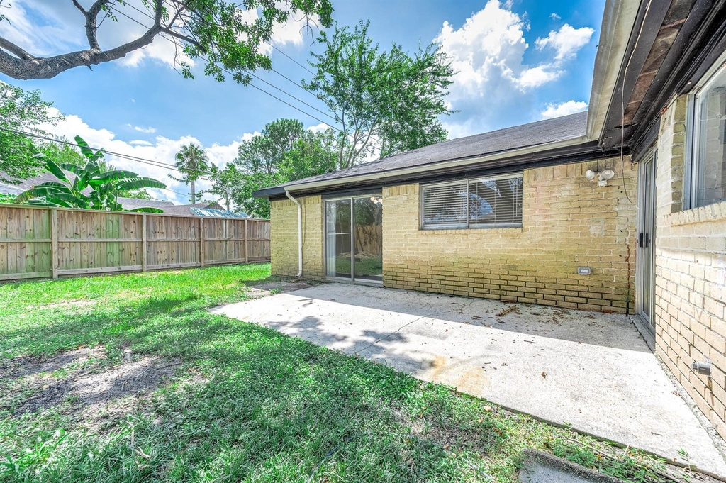 10230 Trade Winds Drive - Photo 25