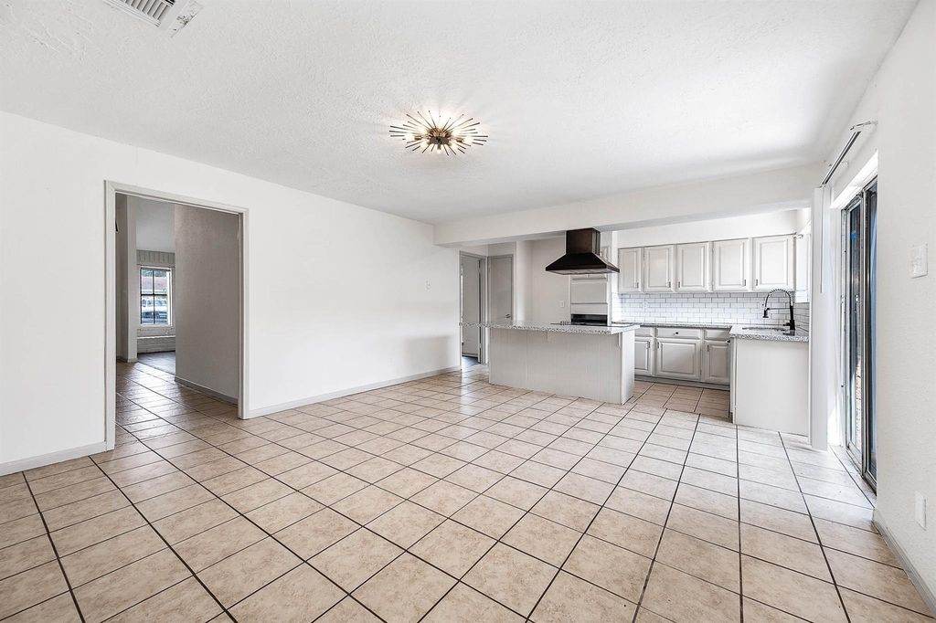 10230 Trade Winds Drive - Photo 9