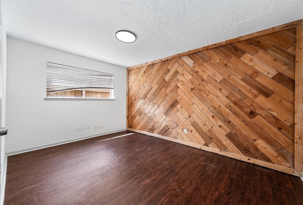10230 Trade Winds Drive - Photo 14