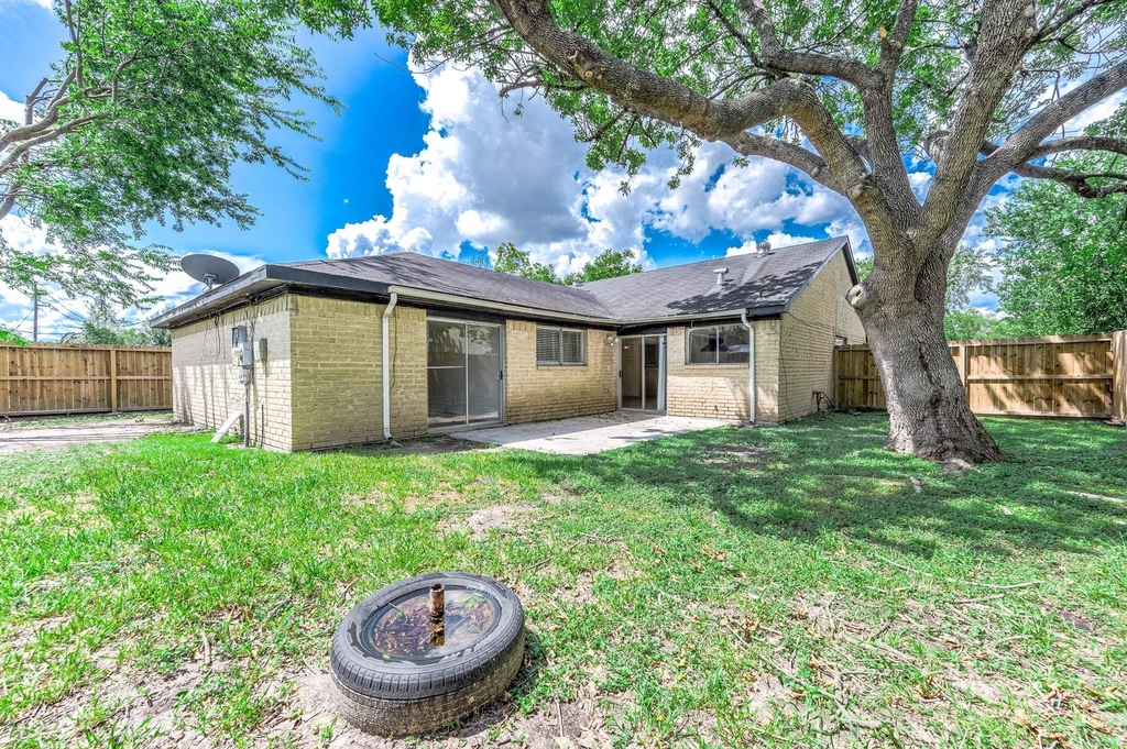 10230 Trade Winds Drive - Photo 23