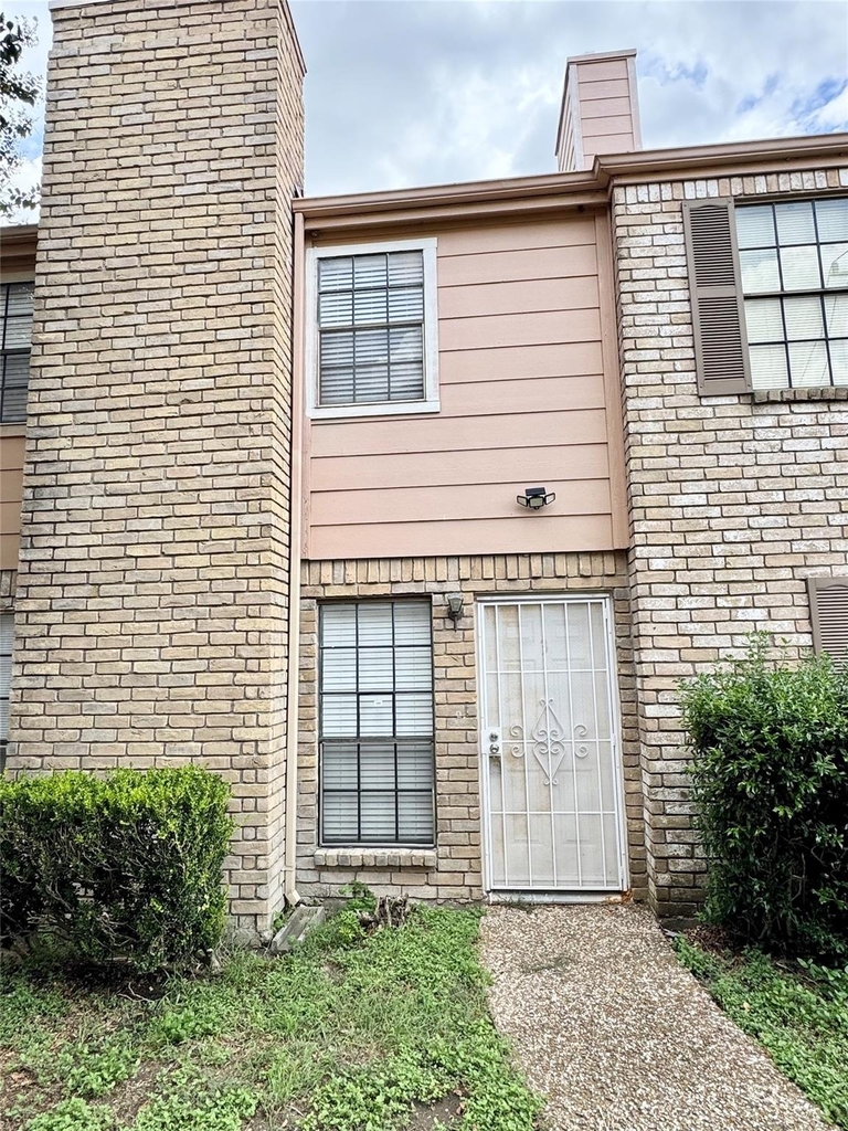 9901 Sharpcrest Street - Photo 0