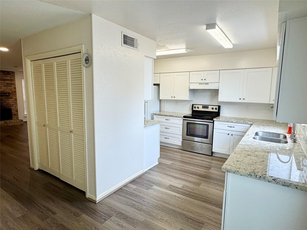 9901 Sharpcrest Street - Photo 8