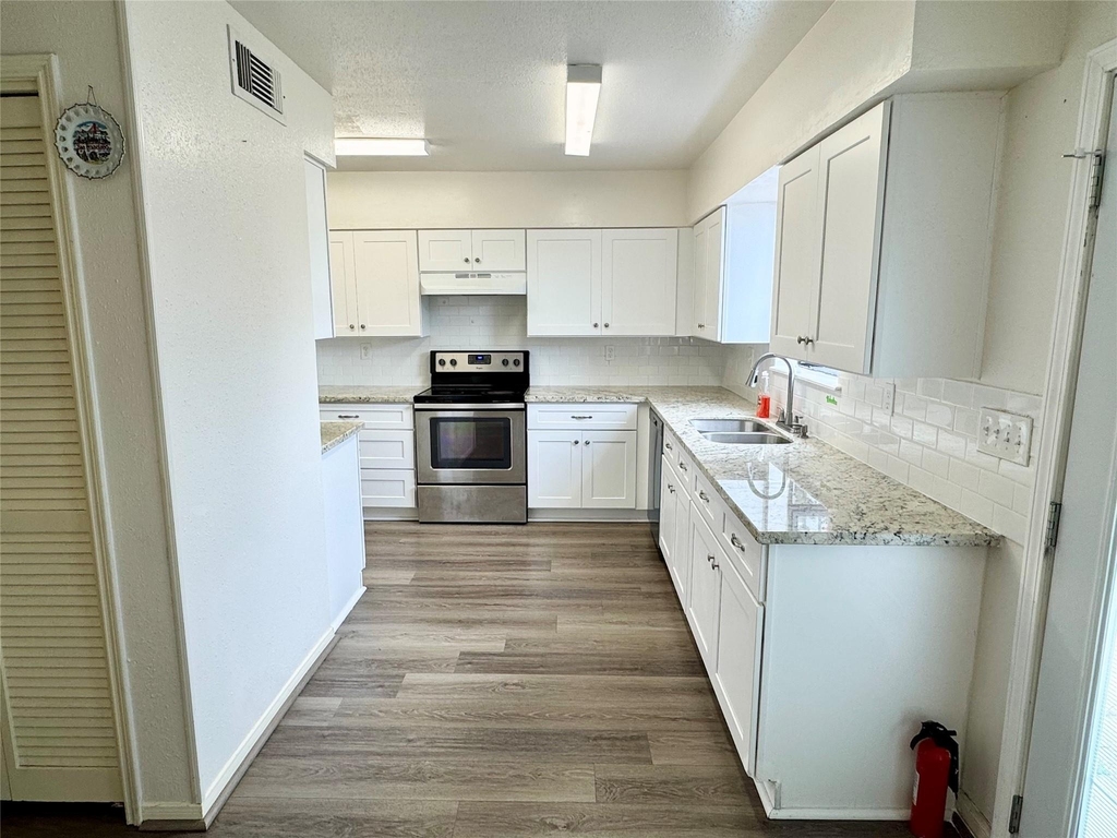 9901 Sharpcrest Street - Photo 7