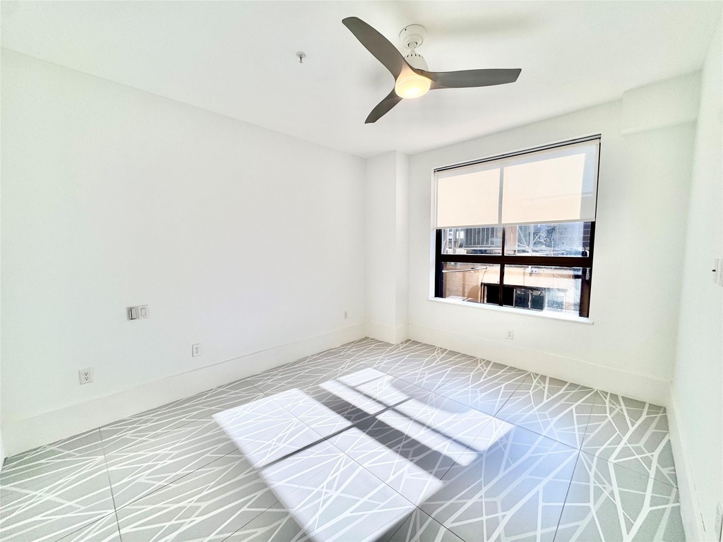2201 Market Street - Photo 5