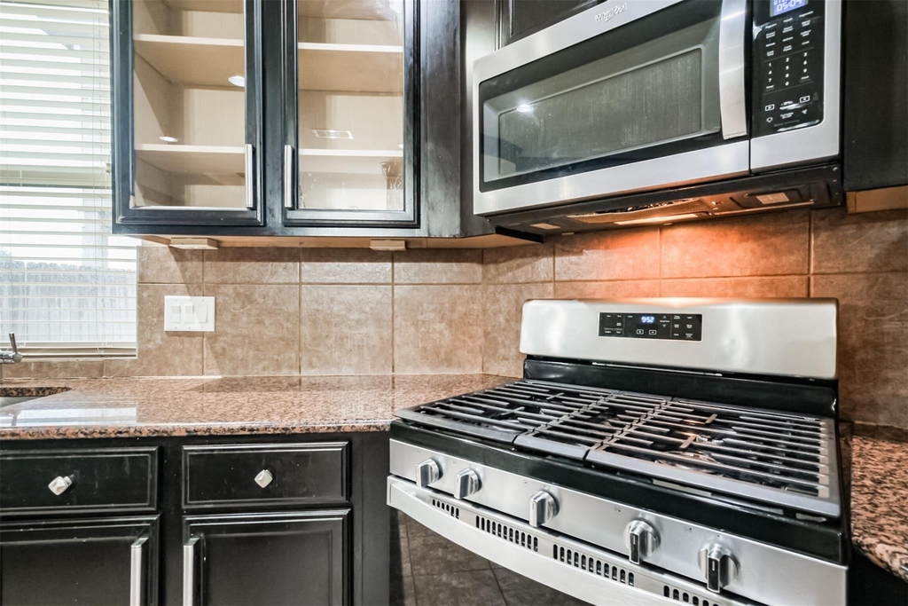 2606 Maverick Park Lane - Photo 11