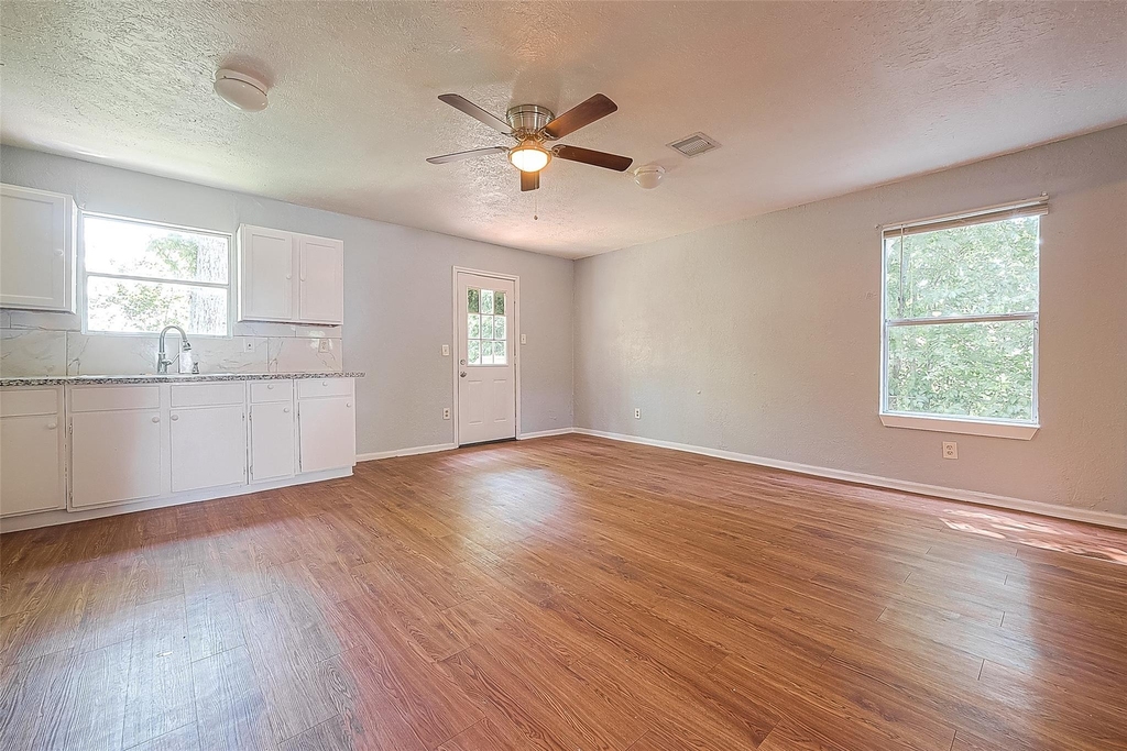 4810 Carmen Street - Photo 2
