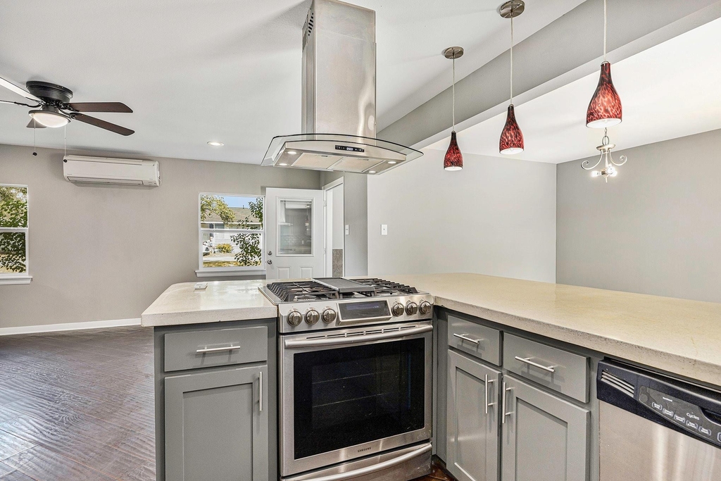 2902 Helberg Road - Photo 12