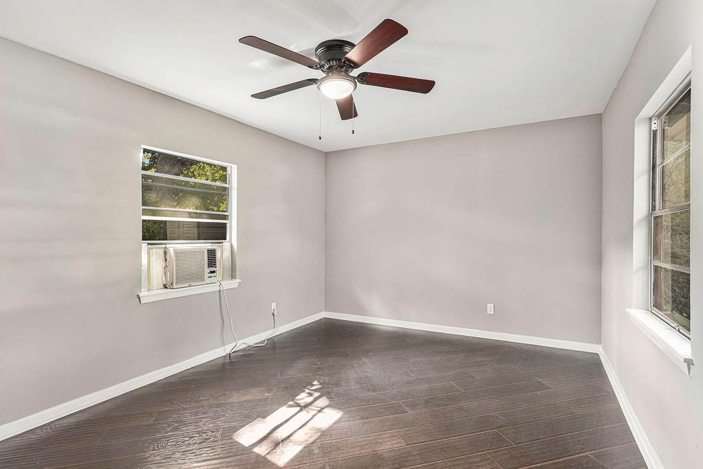 2902 Helberg Road - Photo 16