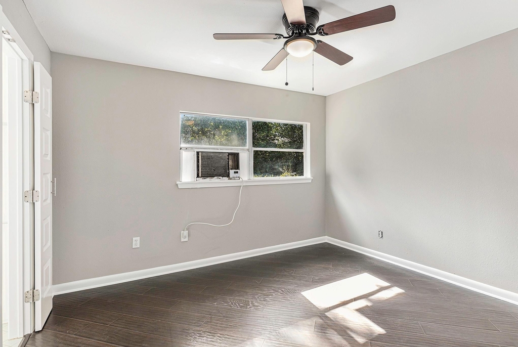 2902 Helberg Road - Photo 14