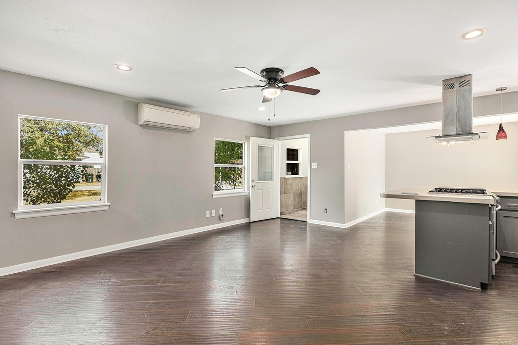 2902 Helberg Road - Photo 9