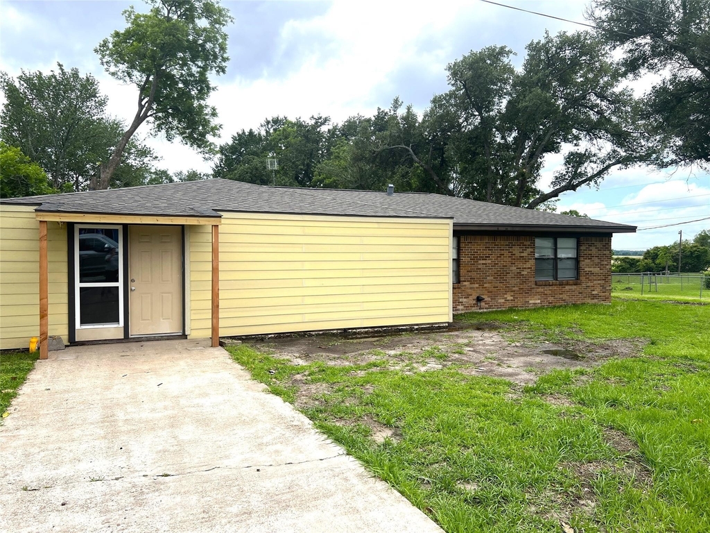 377 State Highway 75 N - Photo 0