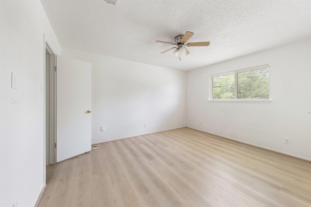 700 Lyle W Avenue - Photo 14