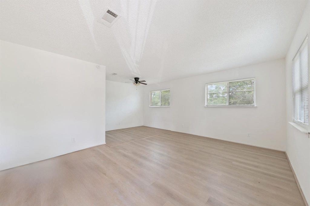 700 Lyle W Avenue - Photo 11