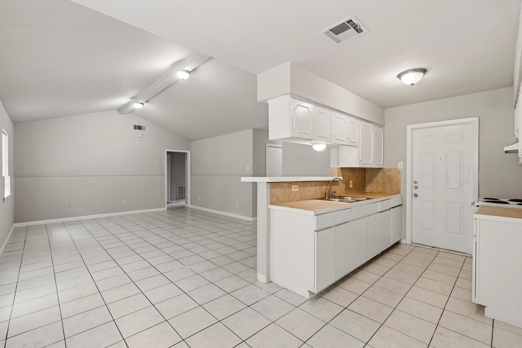 5239 Selinsky Road - Photo 7