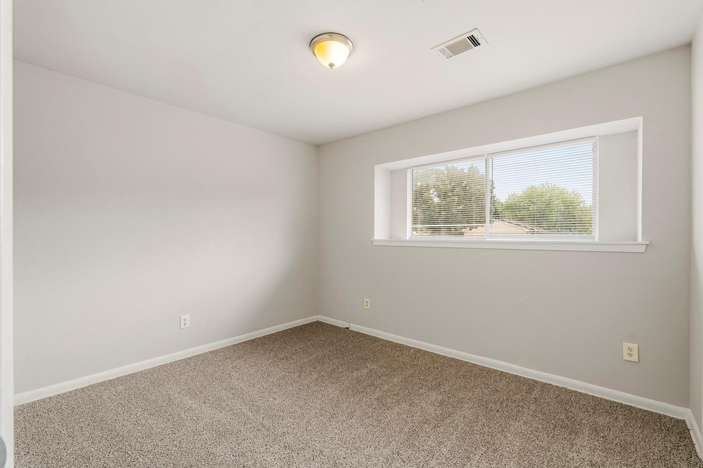 5239 Selinsky Road - Photo 11