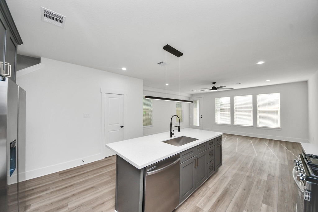 7907 Dandy Street - Photo 6