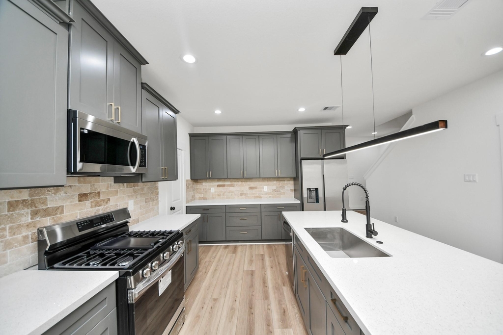 7907 Dandy Street - Photo 5