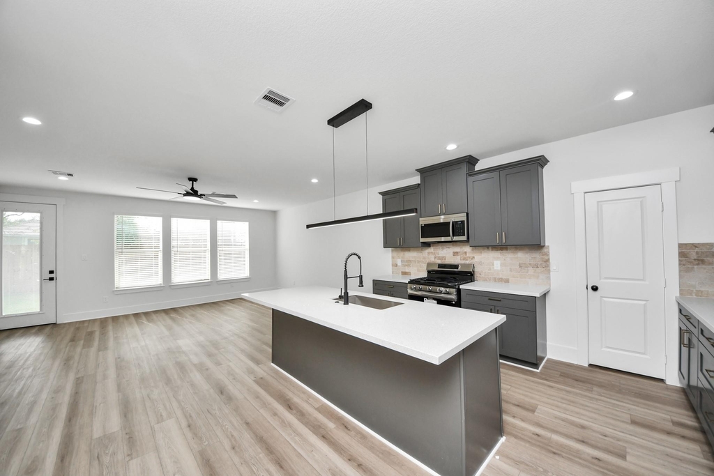 7907 Dandy Street - Photo 8