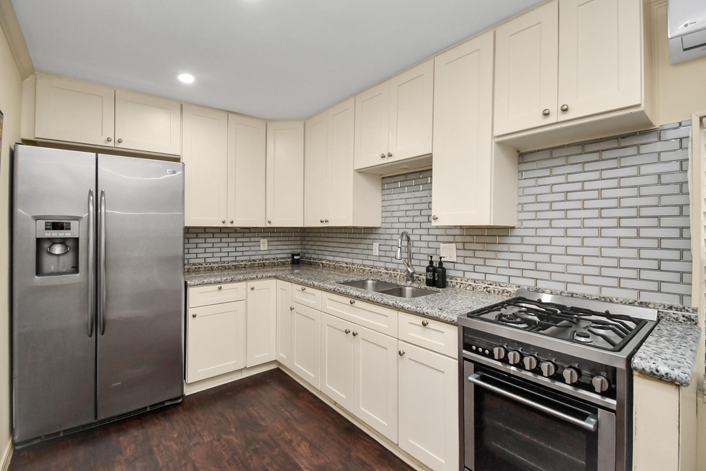 9606 Beverlyhill Street - Photo 19
