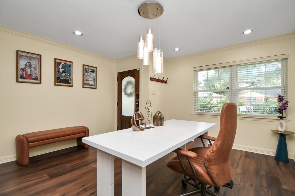 9606 Beverlyhill Street - Photo 8