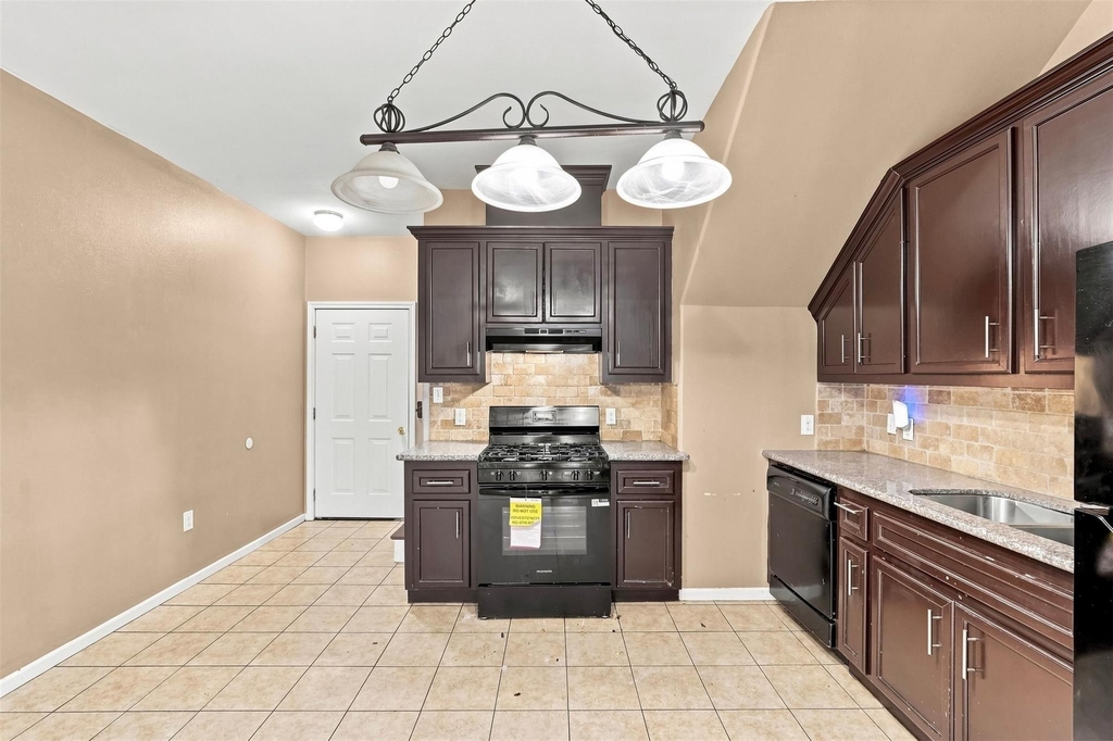 1718 Roxella Street - Photo 9