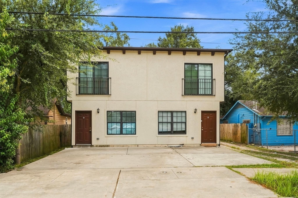 1718 Roxella Street - Photo 0