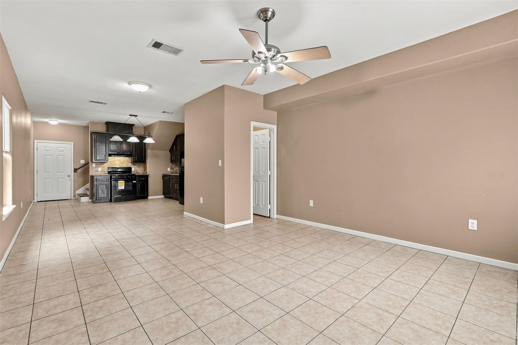 1718 Roxella Street - Photo 2