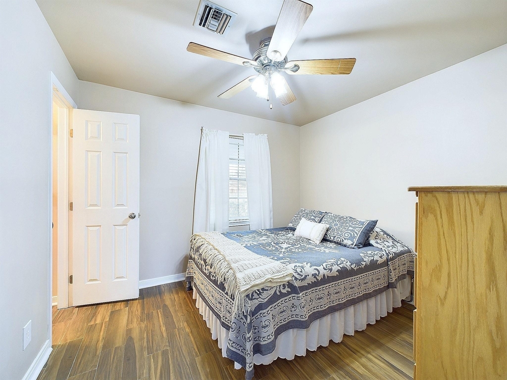 2814 Balmorhea Avenue - Photo 32