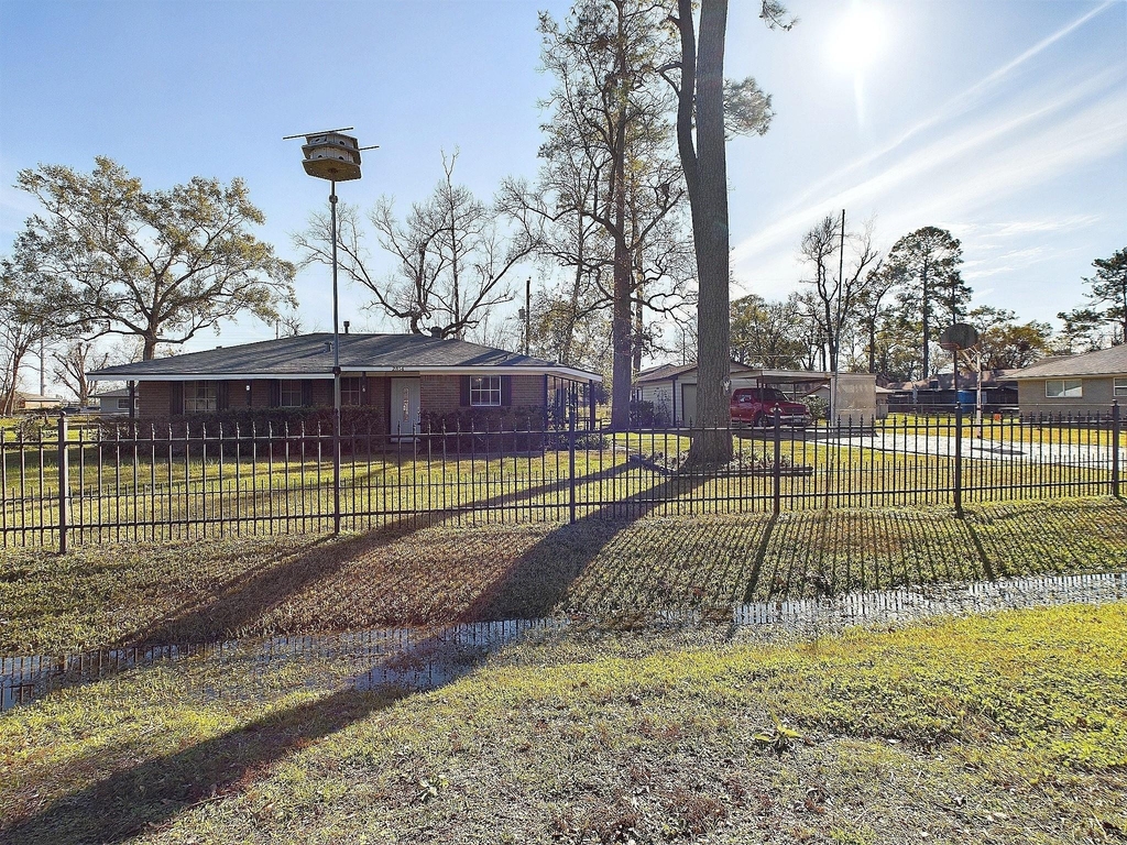 2814 Balmorhea Avenue - Photo 1