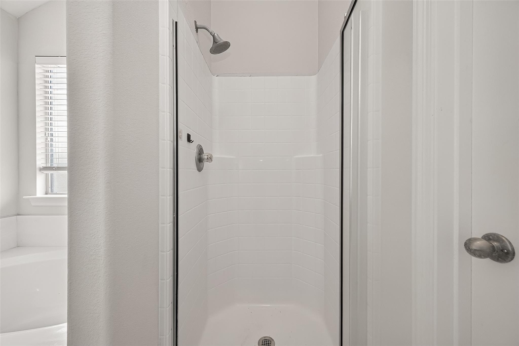 6015 Ida Rose Court - Photo 7