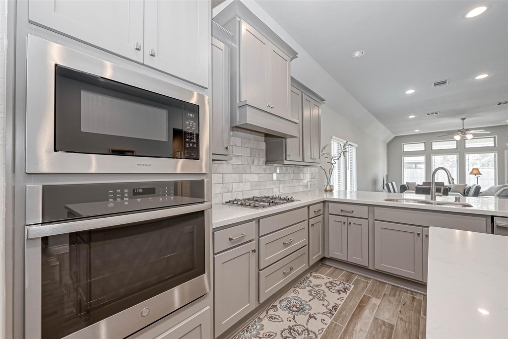 6935 Goldstrum Way - Photo 8