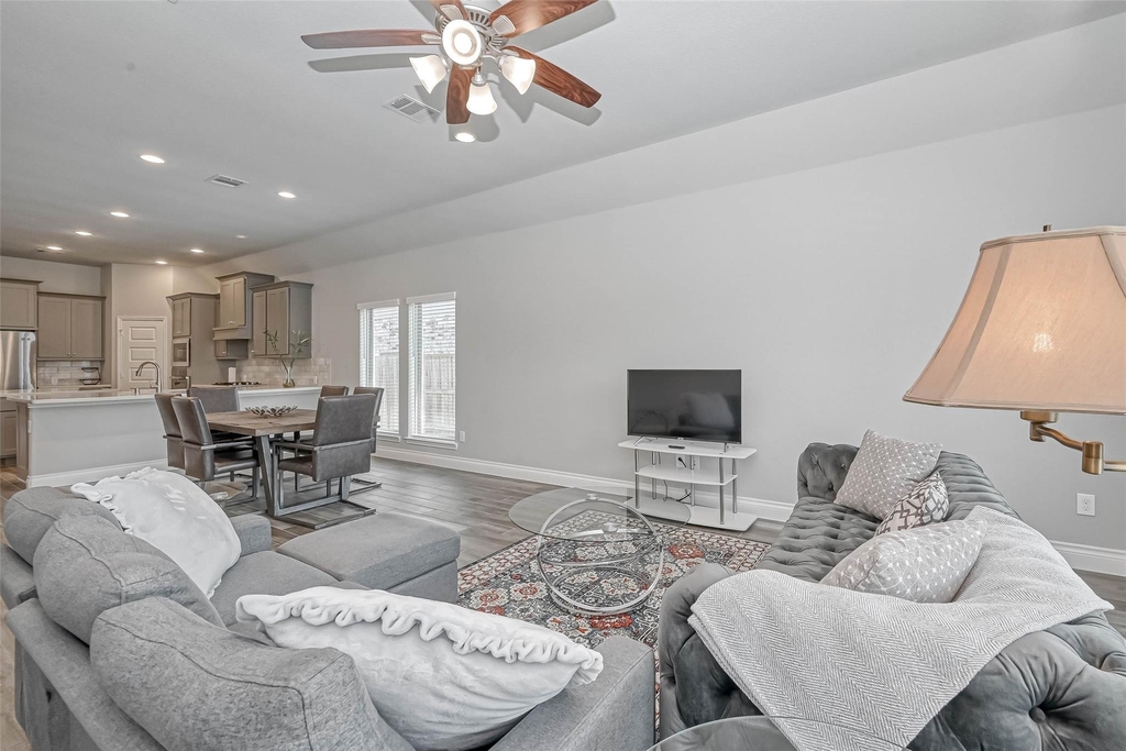 6935 Goldstrum Way - Photo 16